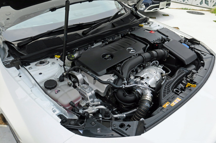 メルセデス・ベンツCLA250 4MATICシューティングブレーク（エンジン）