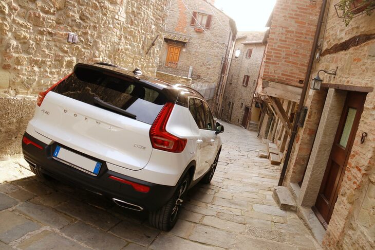 「ボルボXC40」。2019年コルトーナで撮影。