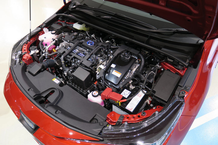 トヨタ・カローラ ツーリング ハイブリッドS（エンジン）