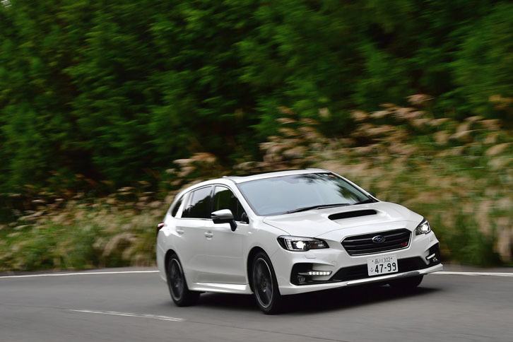 今回の試乗距離は約360km。燃費は満タン法で8.9km/リッターを記録した。燃料はレギュラーガソリン指定で、タンク容量は60リッター。