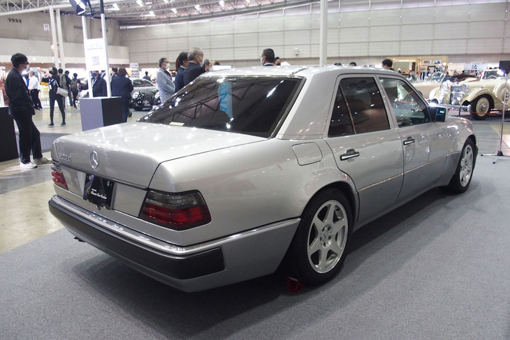 メルセデス・ベンツ500E（1993年）／ヤナセクラシックカーセンター