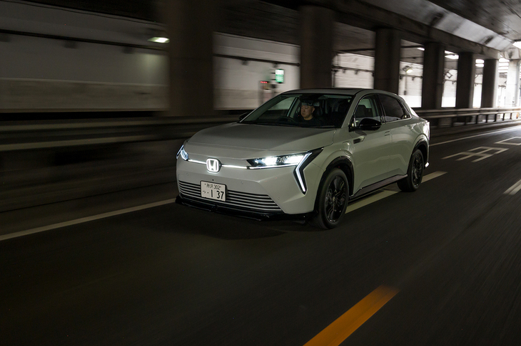 駆動用バッテリーの容量は68.8kWhで、WLTCモードの一充電走行距離は535km。最高出力204PS、最大トルク310N・mのモーターによるFWDのみの設定だ。