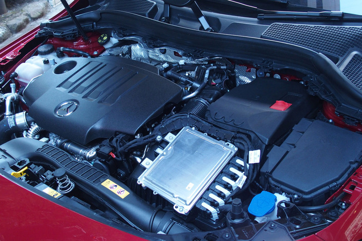 メルセデス・ベンツB200d（エンジン）