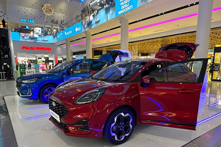 同上。年末にかけて、やはり売れ筋モデルを選んだのであろう。