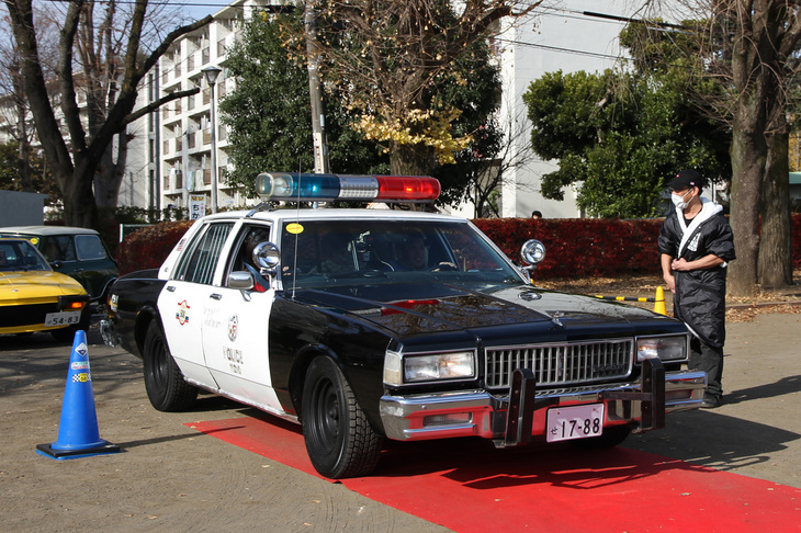 1987年「シボレー・カプリース」のポリスカー。一部を除き特殊装備もそのままで払い下げられたホンモノである。