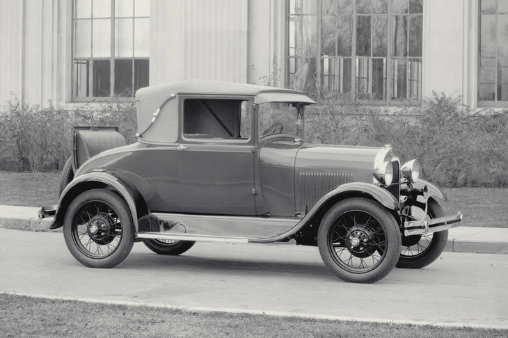 「T型」の後継モデルとして1927年に発売された「A型」。設計は刷新され、生産も新しいリバールージュ工場で行われた。