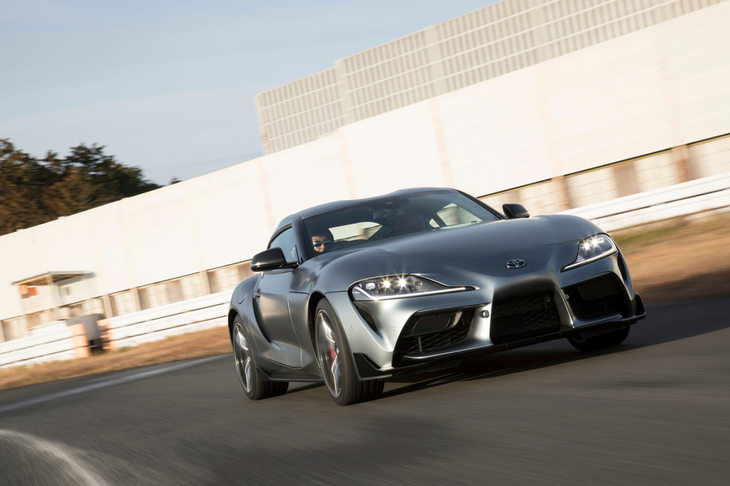 トヨタ・スープラ（ドライビング）