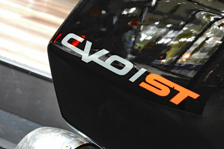 ハーレーダビッドソンCVOロードグライドST