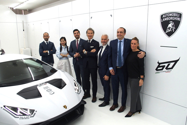 「ウラカンSTOタイムチェイサー_111100」発表会場の様子。