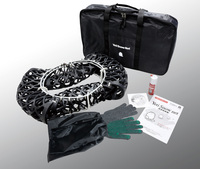 本体、装着用グローブ、メンテナンス用スプレーオイル、取扱説明DVD、取扱説明書のパッケージはソフトバッグに収納される。