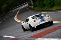 今回は市街地やワインディングロードも含め280kmほどの距離を試乗。燃費は満タン法で11.0km/リッターを記録した。燃料タンクの容量は40リッターなので、一給油で400km前後は走れる計算になる。