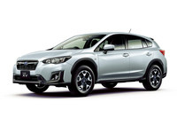 個人的にイチオシだった「スバルXV」。各種予防安全装備付き、歩行者エアバッグ付きのフルタイム4WD車が、220万円からのお値段でお求めいただけるんですのよ、奥さん。