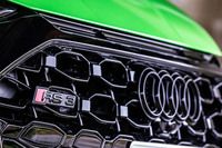光沢のあるブラックの「シングルフレームグリル」と「RS 3」のエンブレムが、特別なモデルであることを示す。今回の試乗車は「ブラックAudi rings＆ブラックスタイルパッケージ」で、外装がスポーティーに演出されていた。
