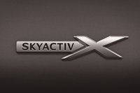 なお、「eスカイアクティブX」はマイルドハイブリッド機構を含むパワーユニット全体の名称であり、SPCCIエンジンそのものについては、これまで通り「スカイアクティブX」と呼ばれる。