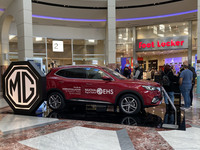 システム最高出力はガソリンエンジンの162HPとモーターの90kWを合わせて258HP。0-100km/hは6.9秒、最高速は190km/hである。