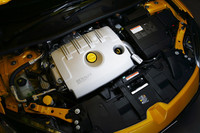 2リッター直4ターボエンジンは、265psと36.7kgmを発生。デビュー当初の250ps、34.7kgmから、さらなるパフォーマンスアップが図られている。（A）