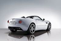 アルファ8Cにスパイダー版が登場【ジュネーブショー08】の画像