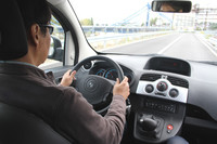 今回筆者は、「カングー マキシ」のEV版である「カングー マキシZ.E.」にも試乗した。その走りは……？