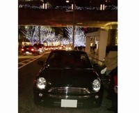 荷室容量は、ソフトトップを閉じた状態で165リッター、開けると120リッター。加えて、開口部高さ＆面積を拡大できる「イージー・ロード・システム」や、後席フォールディング機構（容量は605リッター）が備わる。