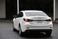 ボディーカラーは全8色。試乗車の色は「スノーフレイクホワイトパールマイカ」。