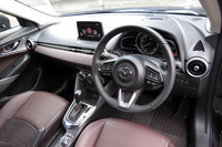 特別仕様車「XDノーブル・ブラウン」のインストゥルメントパネルまわり。