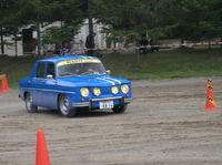 「R8ゴルディニ」。綺麗なクルマ。RRならではのカウンターステアを見せて欲しかった。