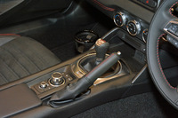 トランスミッションには6段MTと6段ATの両方が用意される。