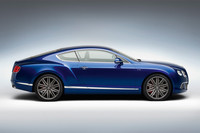 「コンチネンタルGTスピード」には、専用デザインの21インチホイールが与えられる。組み合わされるタイヤは、275/35サイズの「ピレリ Pゼロ」。