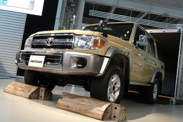 「トヨタ・ランドクルーザー“70”シリーズ バン」