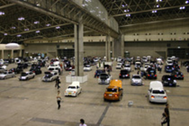 今年は場所を変えて幕張メッセの1ホールを借り切って行なわれた。コンテスト参加車両は153台とこれまでで最多。