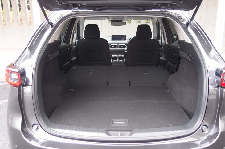 マツダCX-5 XDスマートエディション（ラゲッジルーム）