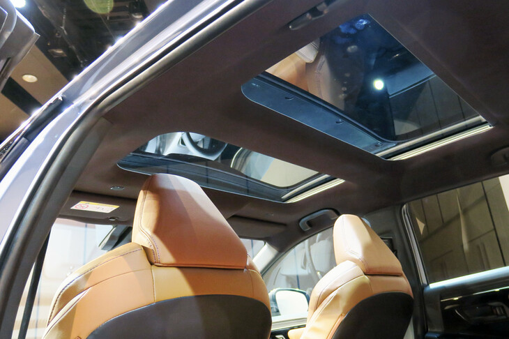 スバル・ソルテラ（サンルーフ）