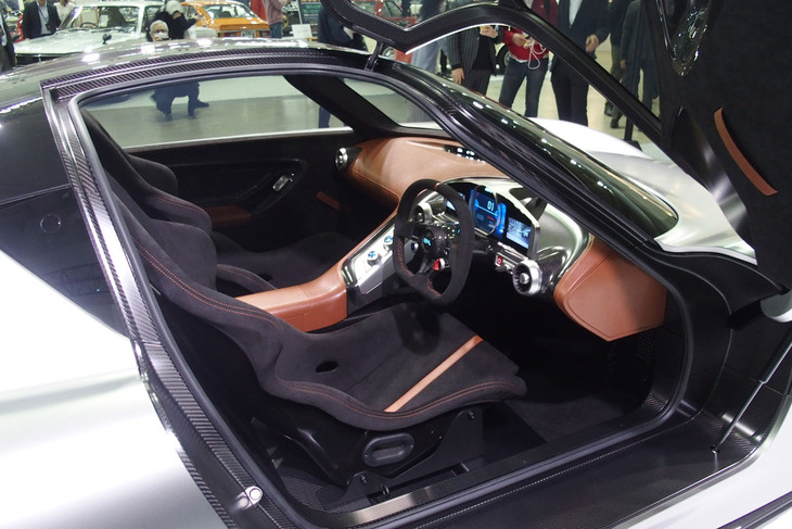 AIM EV SPORT 01／エイム