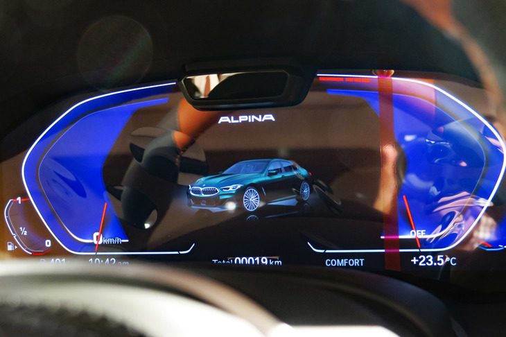 BMWアルピナB8グランクーペ（メーターパネル）