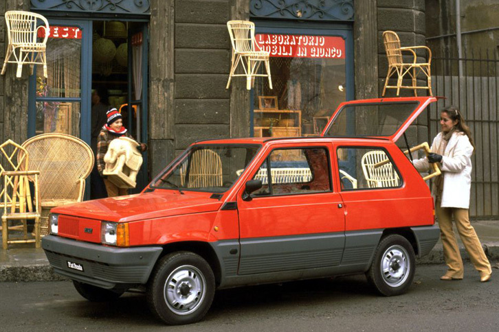 初代「フィアット・パンダ」は1980年から2003年まで販売された。
