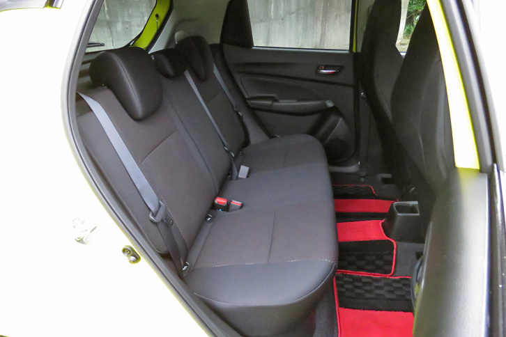 スズキ・スイフトスポーツ（リアシート）