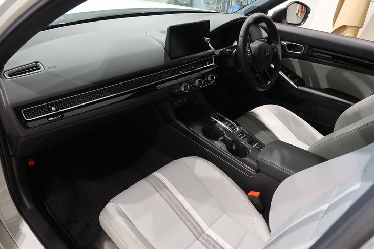 ミツオカM55ファーストエディションe：HEV LX（インテリア）