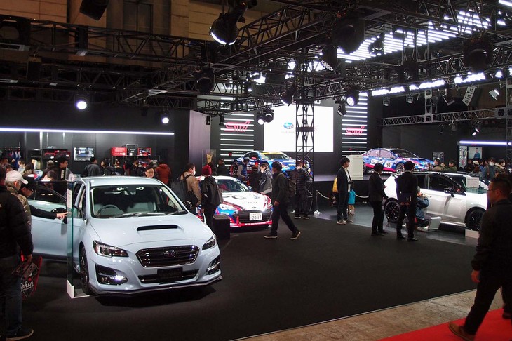 東京オートサロン2019のスバル／STIブース。