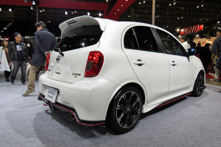 日産マーチNISMO S NISMOスポーツパーツ装着車