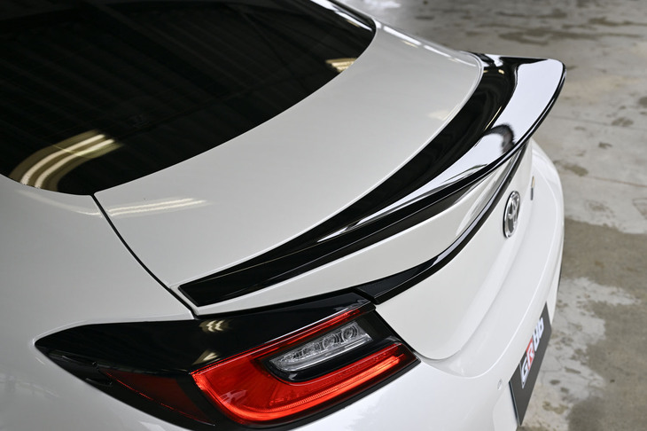 トヨタGR86 RZ“40th Anniversary limited”（GRトランクスポイラー＜クリスタルブラックシリカ＞）