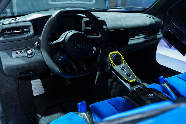 マセラティGT2ストラダーレ（コックピット）