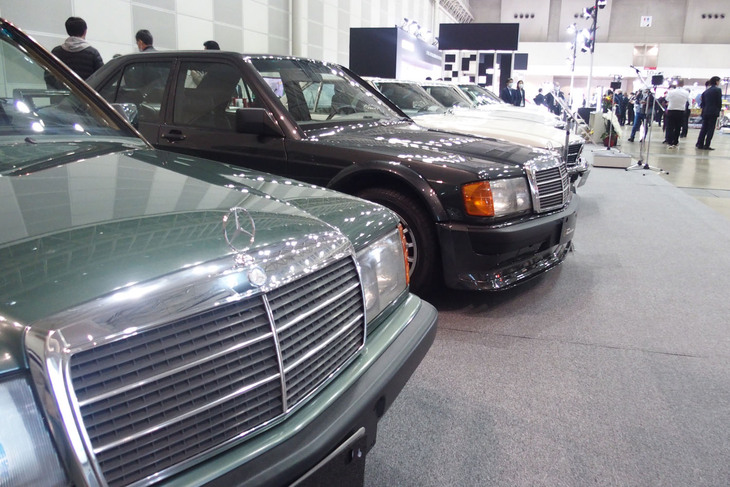 ヤナセクラシックカーセンターのブースの様子。