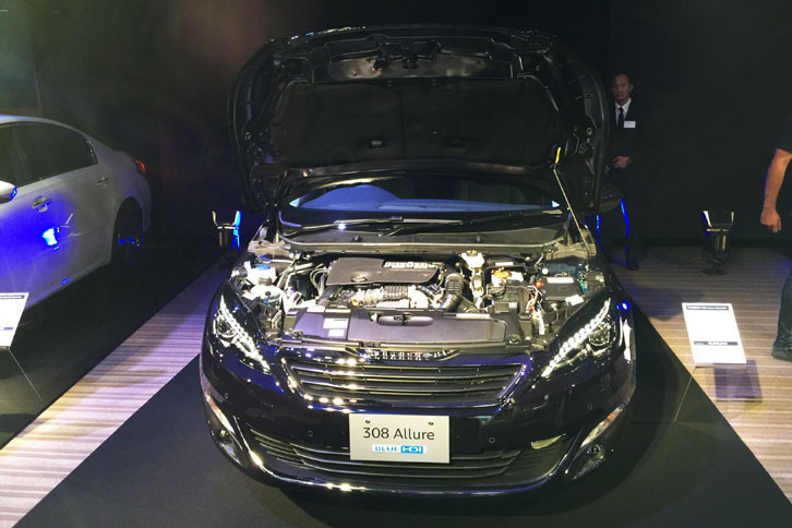 「308アリュールBlueHDi」は120psを発する1.6リッターディーゼルを搭載する。