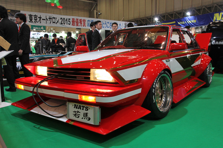 大新聞のウェブ版で「昭和の街道レーサーは真面目な卒業製作」などと紹介されていたNATSの「若馬」。前々から学校で改造車作りを学ぶということに時の流れを感じていたリポーターにとっては、トドメを刺された究極の逆説的存在ともいうべき“車検対応の族車”。