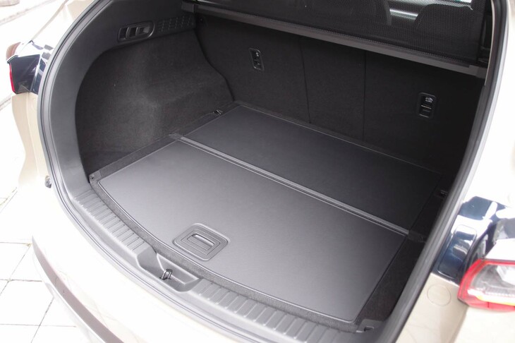 マツダCX-5 20Sフィールドジャーニー（ラゲッジルーム）