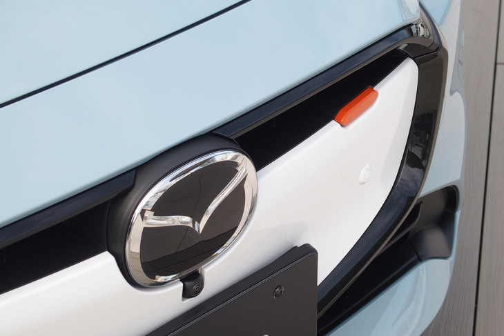 マツダ2 15 BD ROOKIE DRIVE架装車（フロントグリル）