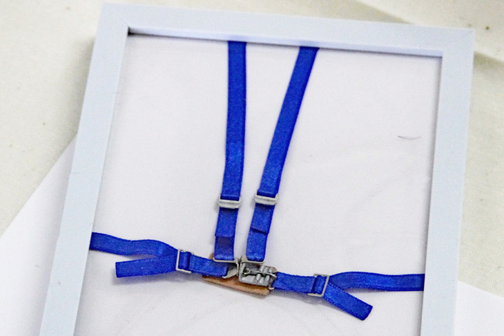 前出の日産のプロトタイプスポーツや「サニーエクセレント」を手がけたモデラー氏が自作した、1/12マシン用の「シンプソン」のシートベルト。着脱可能な構造にびっくり。