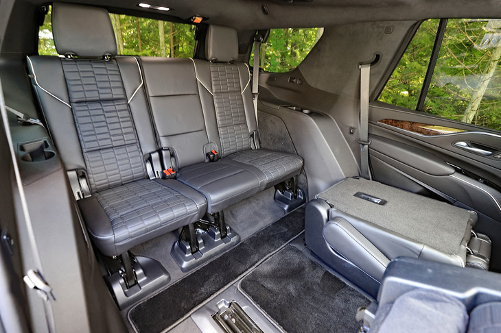 リアサスペンションの構造変更は3列目シートの居住性向上にも寄与。レッグルームは34.9インチ（約89cm）と、従来モデルより10インチ以上拡大した。