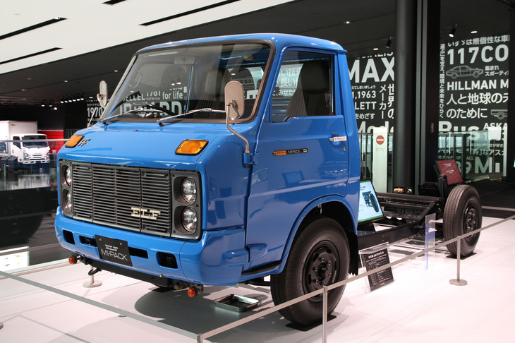 シャシーにキャビンのみを架装した状態の「エルフ マイパック」。エンジンは2リッター直4ガソリンまたは2.4リッター直4ディーゼルを積んでいた。