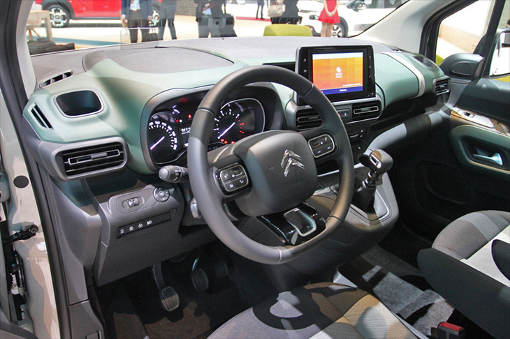 シトロエン・ベルランゴ（インテリア）